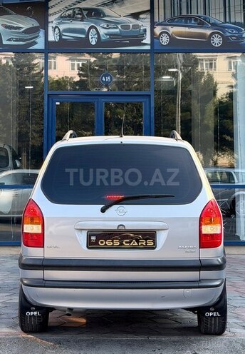 Opel Zafira-12