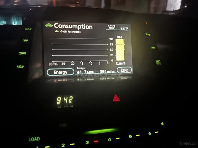 Toyota Prius-5