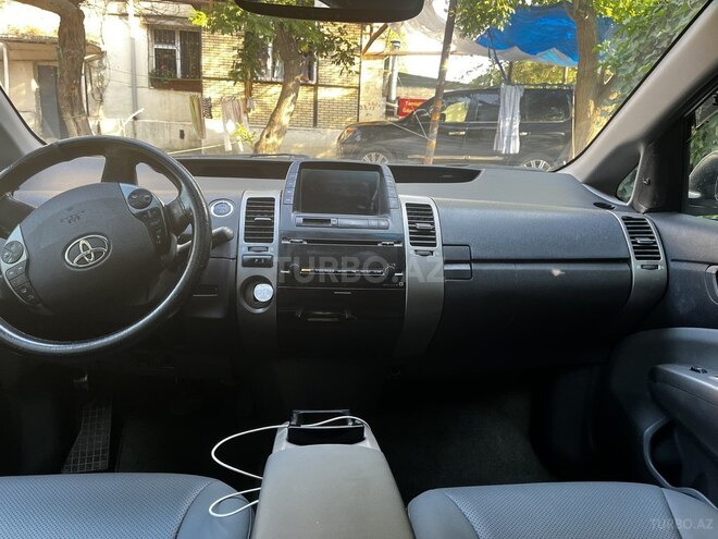 Toyota Prius-7