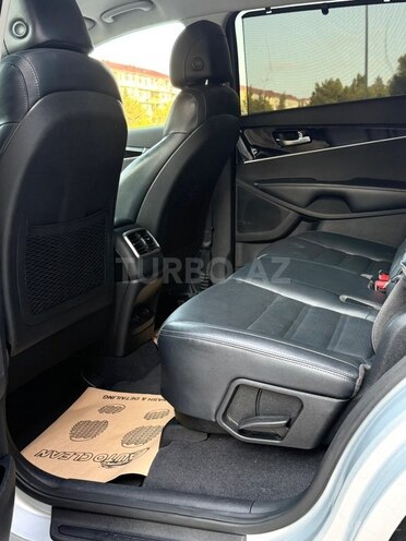 Kia Sorento-8