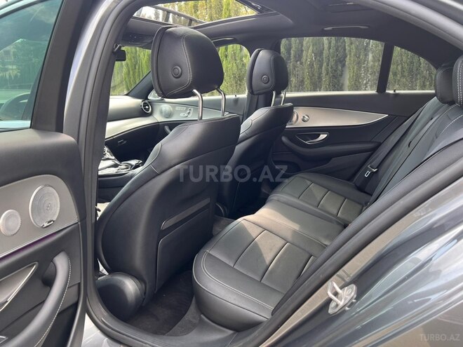 Mercedes E 300-16