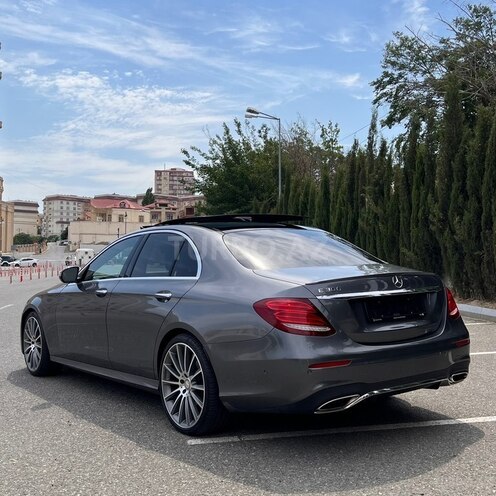 Mercedes E 300-4