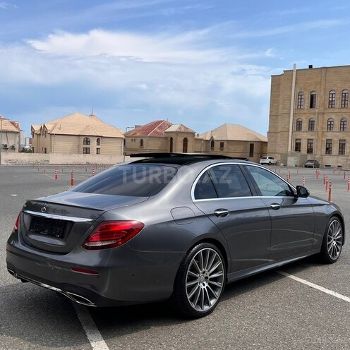 Mercedes E 300-5