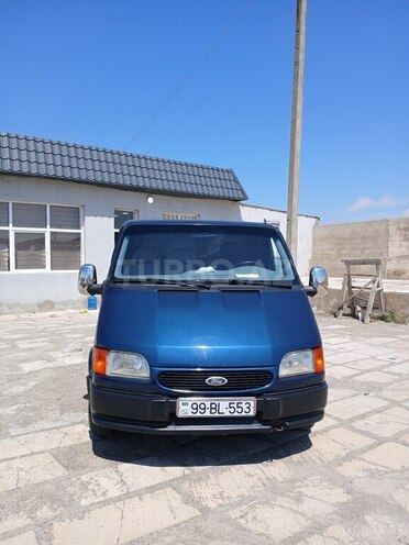 Ford Transit-1