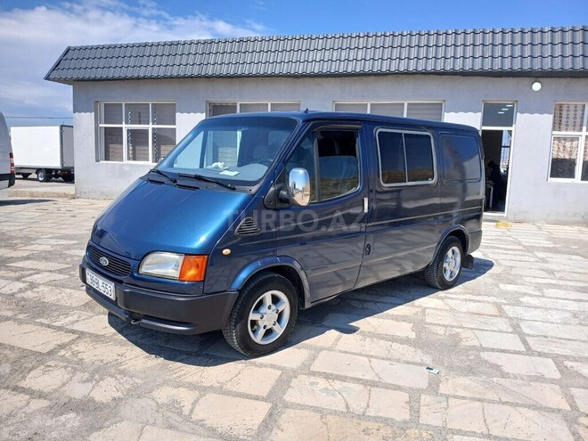 Ford Transit-3