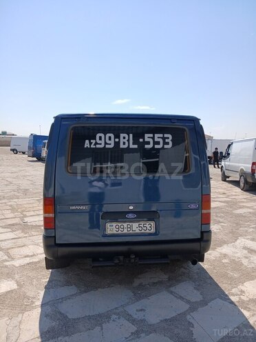 Ford Transit-4