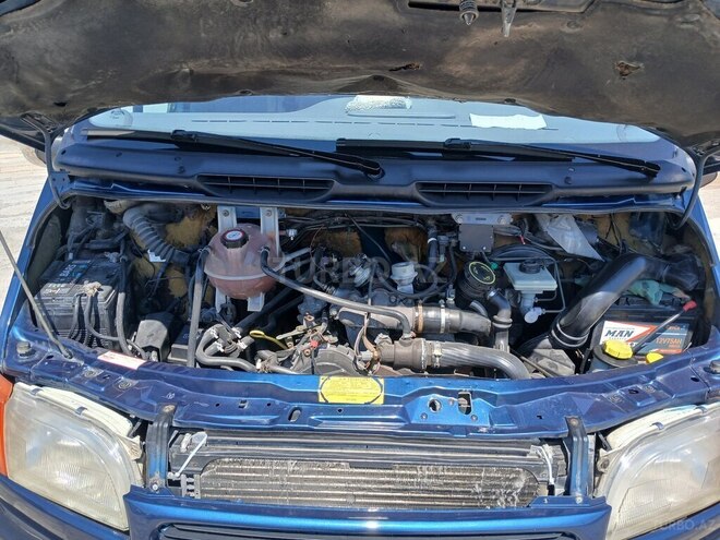 Ford Transit-8