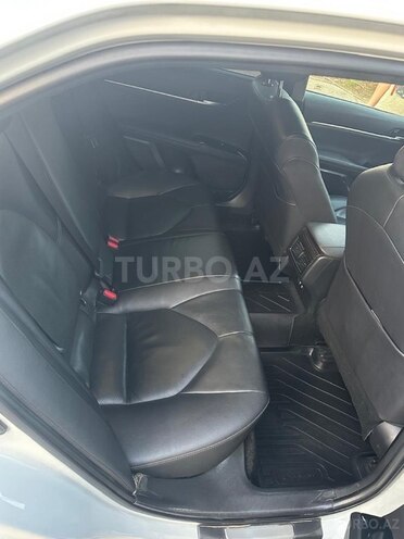 Toyota Camry-8