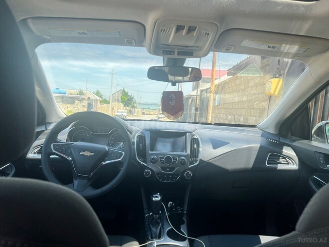 Chevrolet Cruze-16
