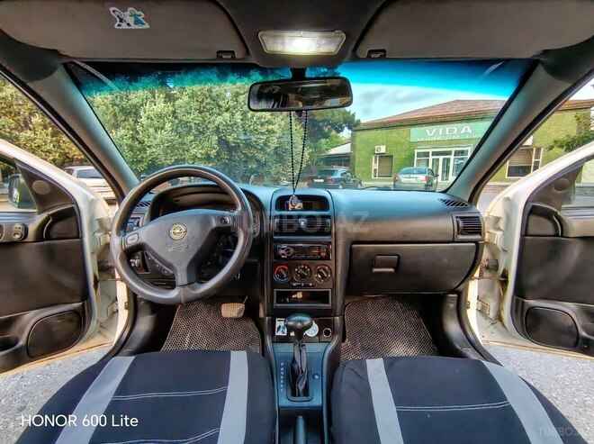 Opel Astra-10