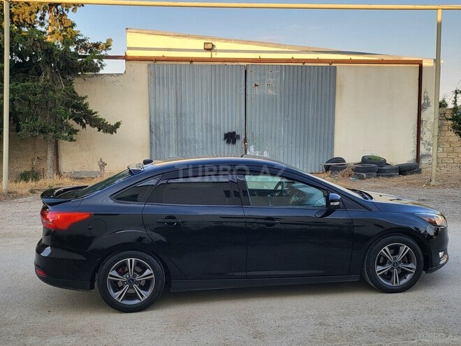 Ford Focus-9