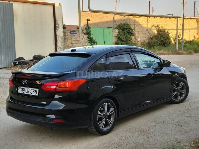 Ford Focus-12