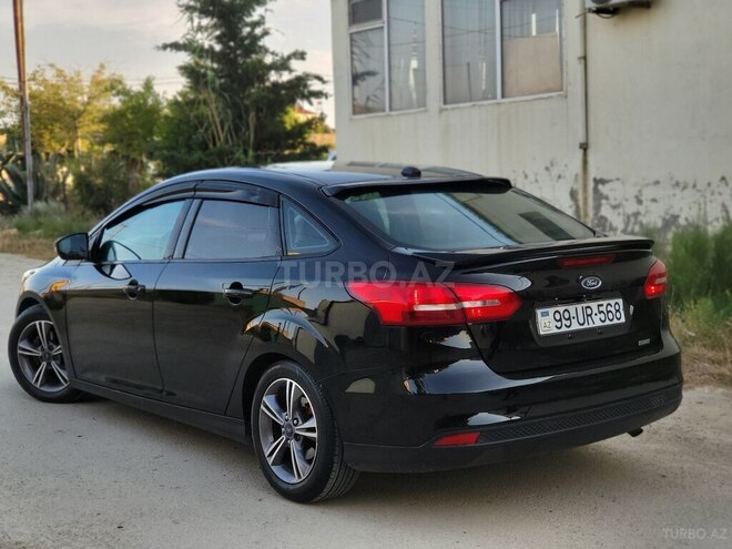Ford Focus-11