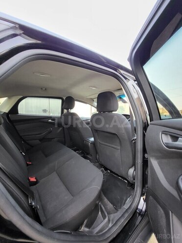 Ford Focus-15