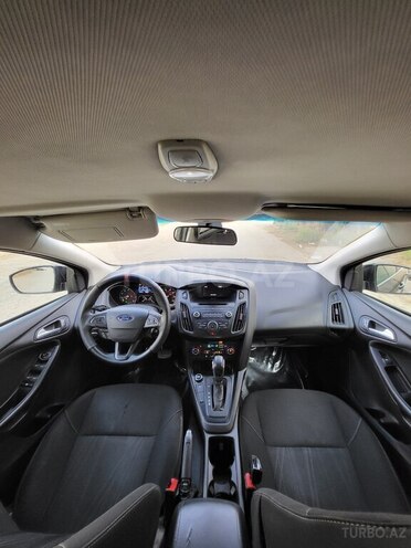 Ford Focus-17