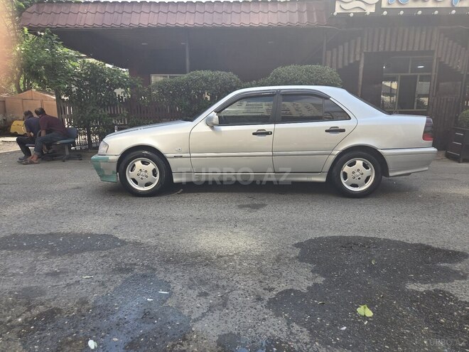 Mercedes C 200-2