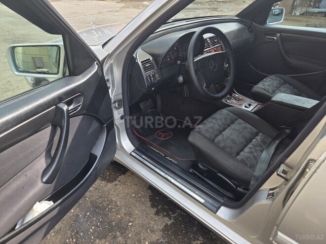 Mercedes C 200-8