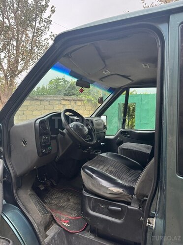 Ford Transit-5