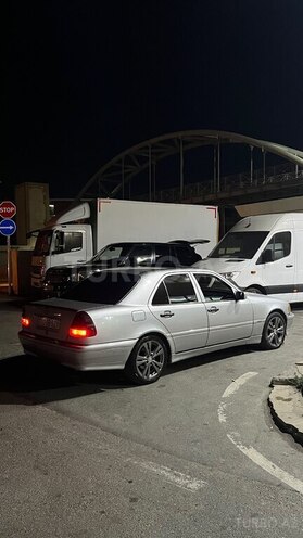 Mercedes C 220-2