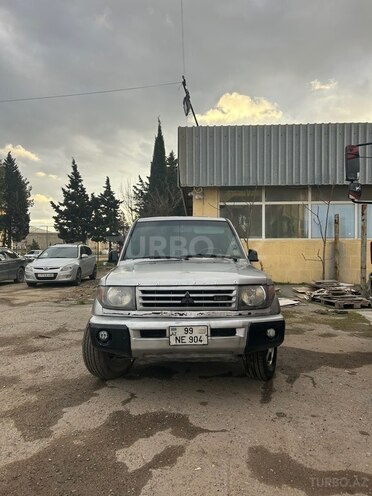 Mitsubishi Pajero io-1