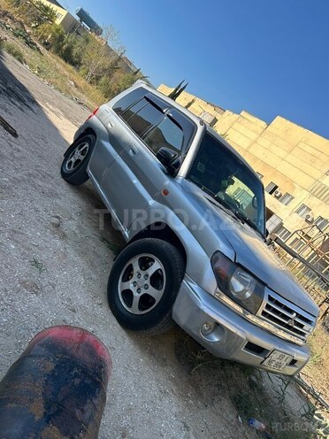 Mitsubishi Pajero io-5