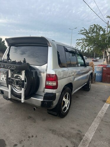 Mitsubishi Pajero io-8