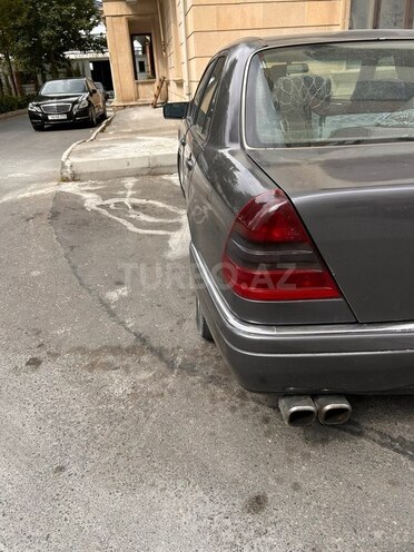 Mercedes C 200-8