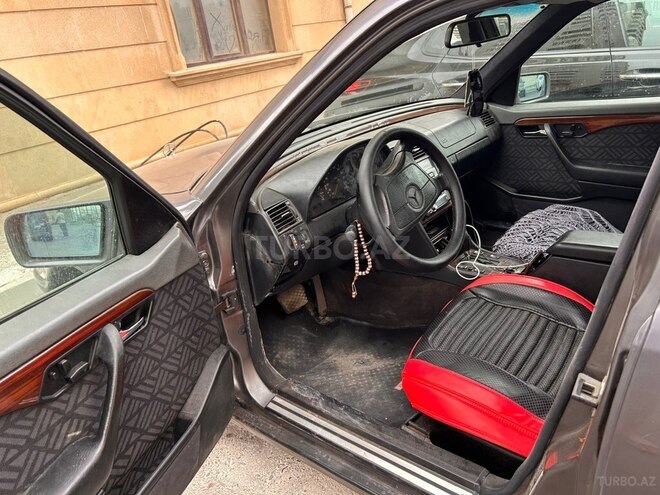 Mercedes C 200-11