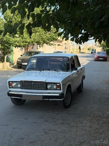 LADA (VAZ) 2107-1
