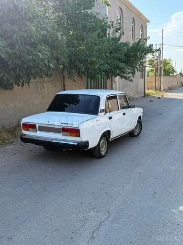 LADA (VAZ) 2107-2