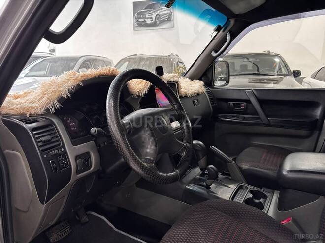 Mitsubishi Pajero-11
