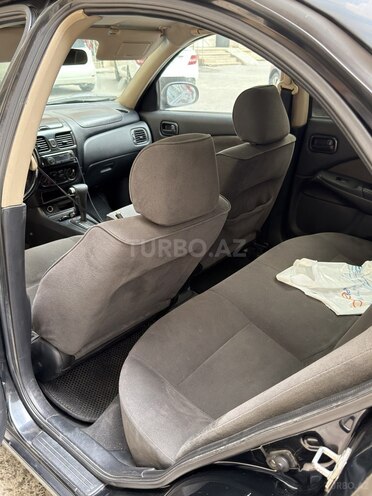Nissan Sunny-6