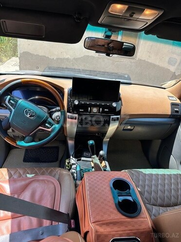 Toyota Land Cruiser Prado-3