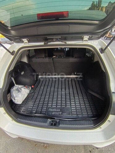 Toyota Corolla Fielder-4