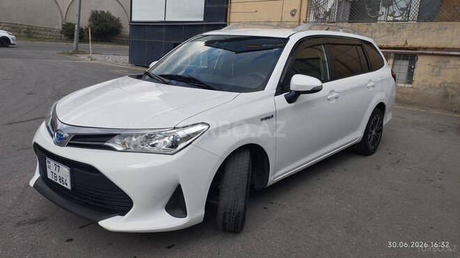 Toyota Corolla Fielder-2