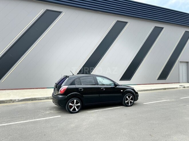 Kia Rio-5