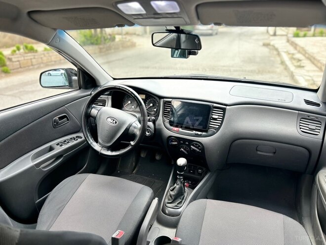 Kia Rio-17