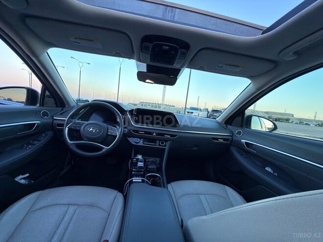 Hyundai Sonata-12