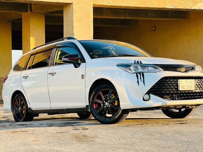 Toyota Corolla Fielder-1