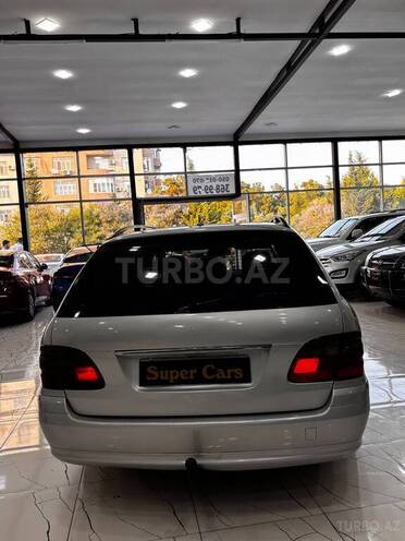 Mercedes E 220-6
