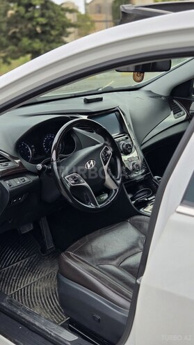 Hyundai Azera-14