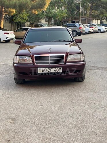 Mercedes C 200-1