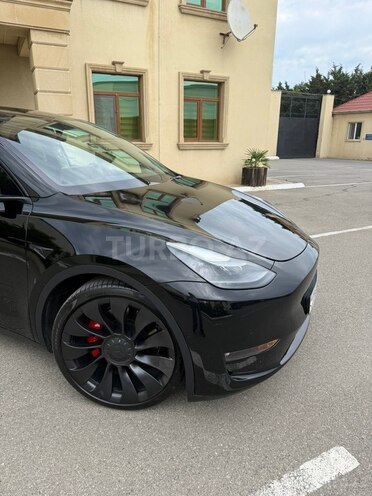 Tesla Model Y-7