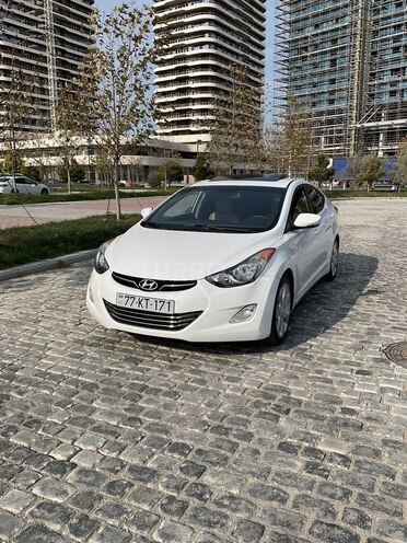 Hyundai Elantra-2