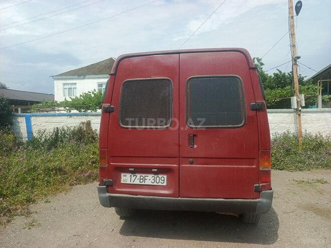 Ford Transit-4