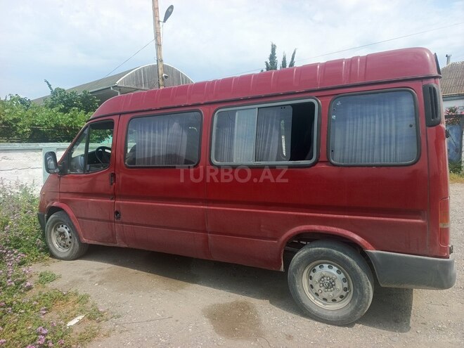 Ford Transit-3