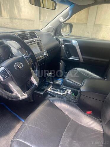 Toyota Land Cruiser Prado-4