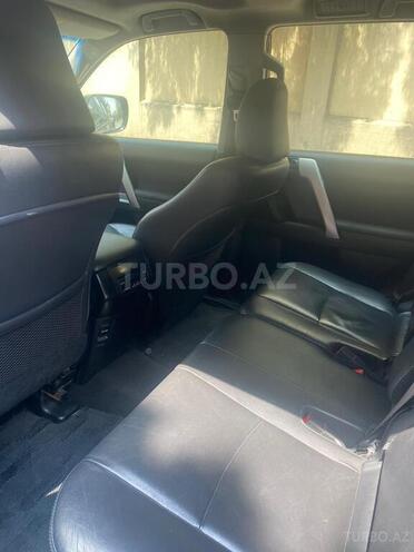 Toyota Land Cruiser Prado-5