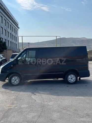 Ford Transit-3