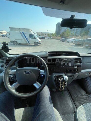 Ford Transit-2